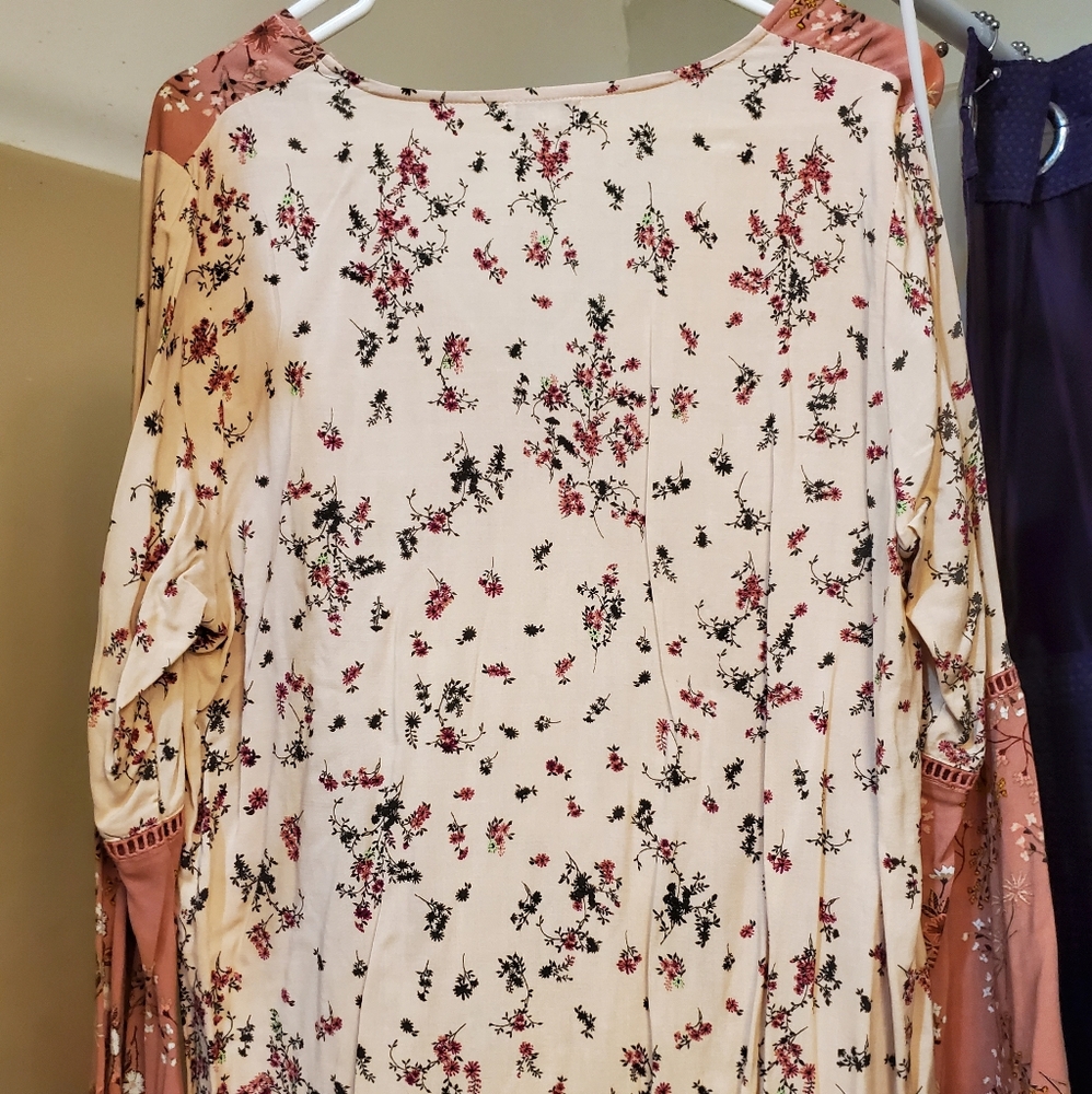 Dress - Picture 5 of 7